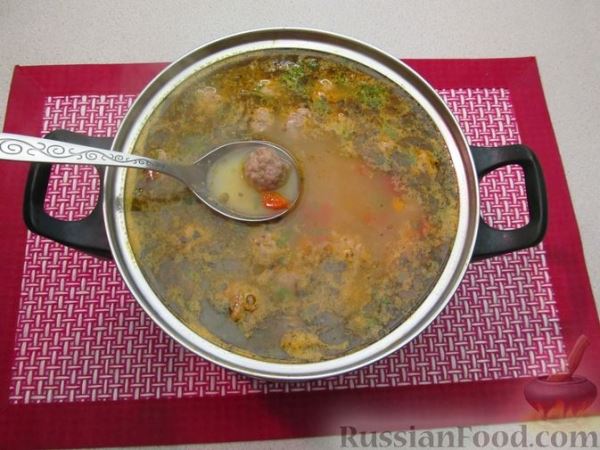 Чечевичный суп с овощами и мясными фрикадельками