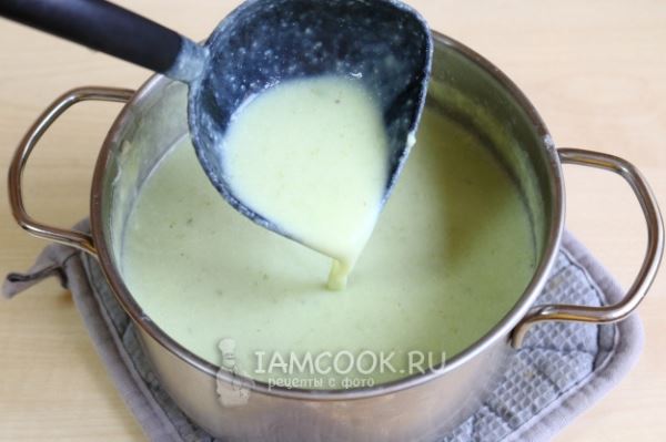 Суп-пюре из кабачков с молоком