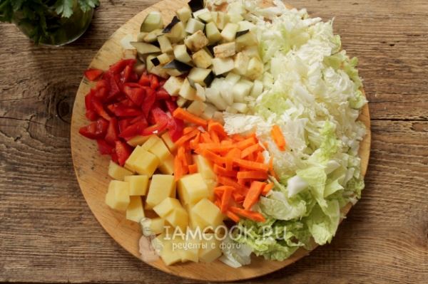 Суп с овощами и сырными шариками (на курином бульоне)