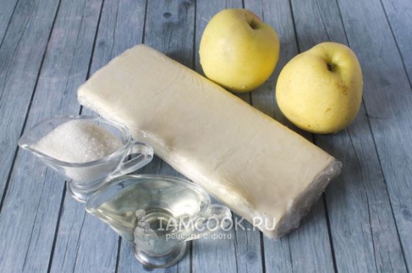 Слоеные пирожки с яблоками на сковороде