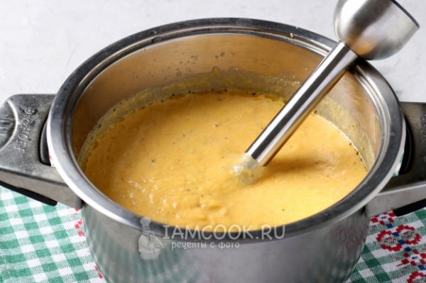 Тыквенный суп-пюре с курицей и сыром