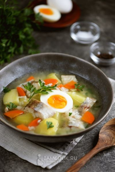 Рыбный суп из минтая с рисом (уха)