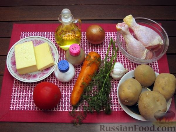 Картофельный суп-пюре с сыром, курицей и свежими помидорами