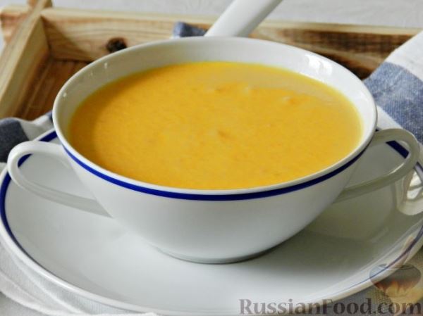Суп-пюре из тыквы, с беконом и орехами