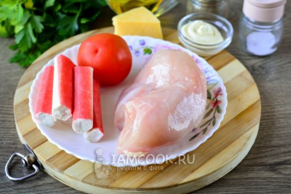 Куриное филе с крабовыми палочками (в духовке)