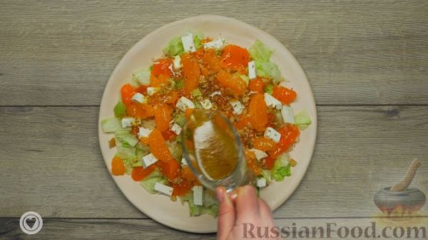 Оранжевый салат с мандаринами и хурмой